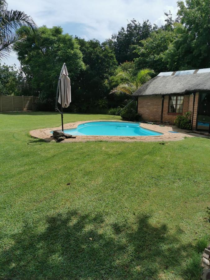Gluckman Drive Guesthouse Welkom Bagian luar foto