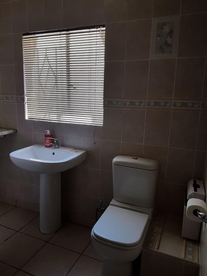 Gluckman Drive Guesthouse Welkom Bagian luar foto
