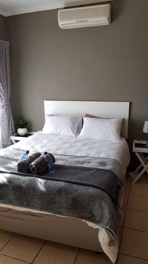 Gluckman Drive Guesthouse Welkom Bagian luar foto