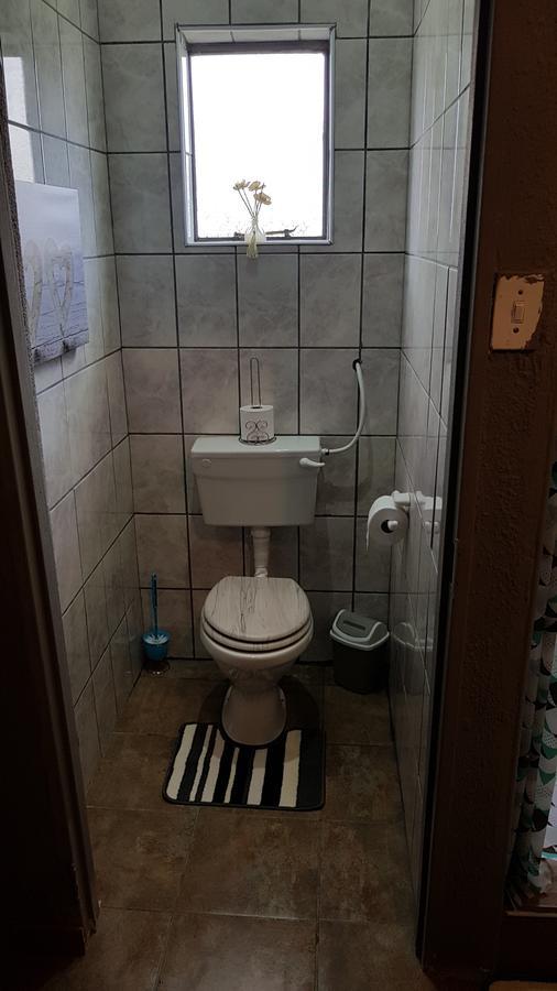 Gluckman Drive Guesthouse Welkom Bagian luar foto